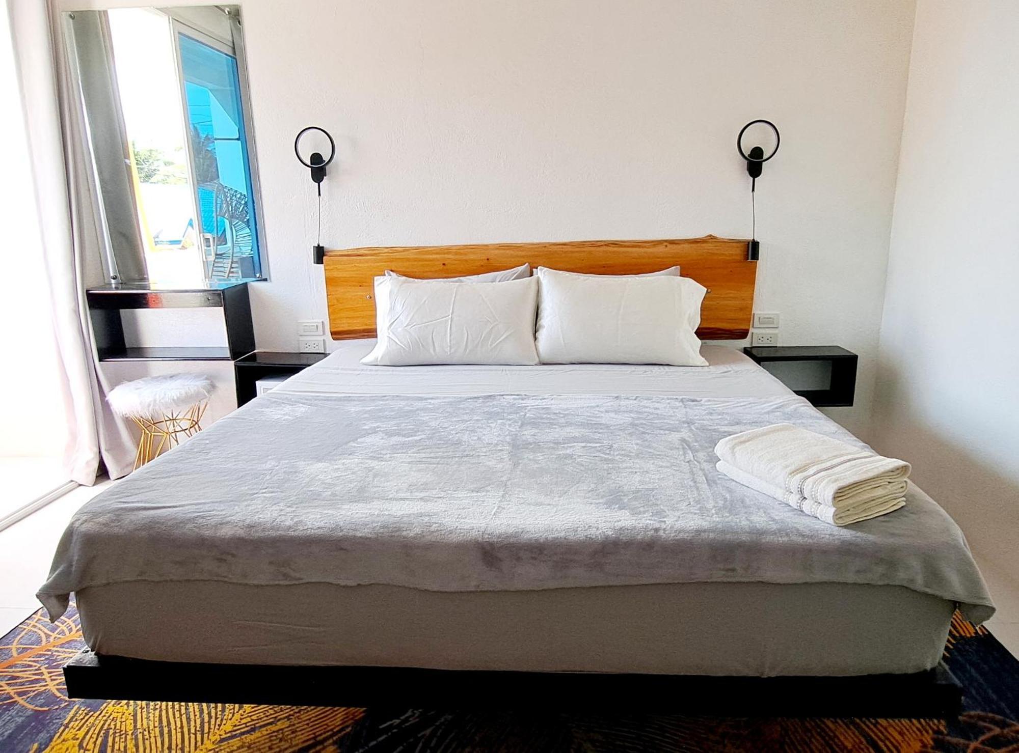 Bougainvillea Guesthouse San Juan (Siquijor) Exterior photo